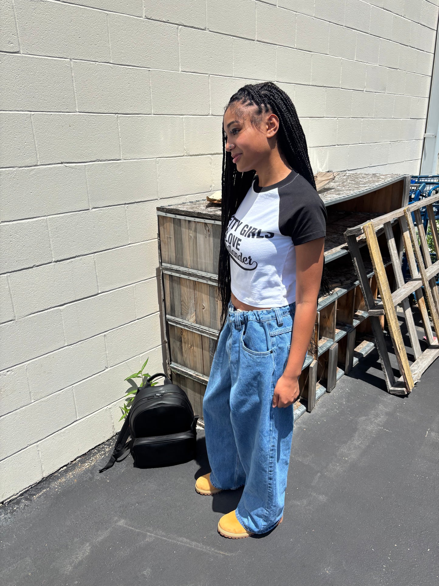PRETTY GIRL FEMALE CROP TEE (BLACK)